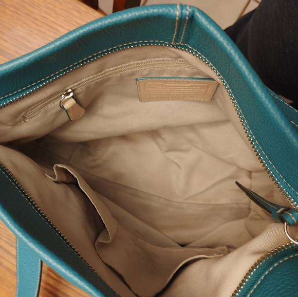 Coach - Picture 3 of 6